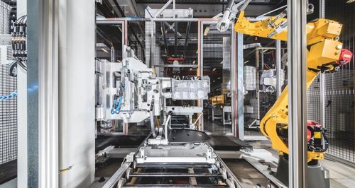 Célula de montagem robótica - GROB-WERKE - para aplicações industriais / flexível