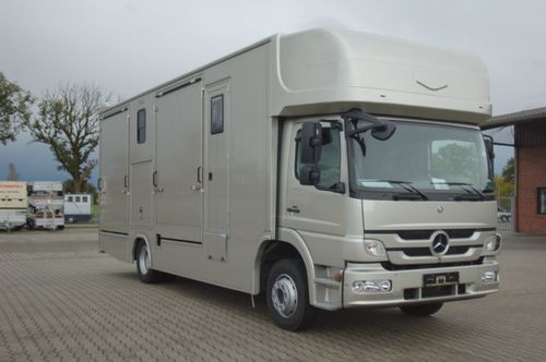 Caminhão de transporte - Equipe L series - Böckmann - para cavalos / com 2 eixos