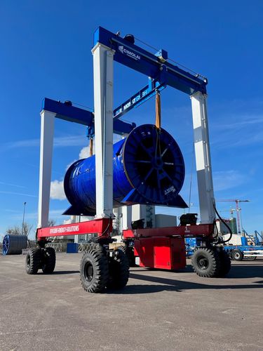 Transportador de contêineres "straddle carrier" a diesel - MST 100 - CIMOLAI TECHNOLOGY - de rodas