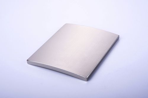 Ímã em NdFeB - R50xr47x35mmx150° - Magengine GmbH - em arco / para motor / para sensor