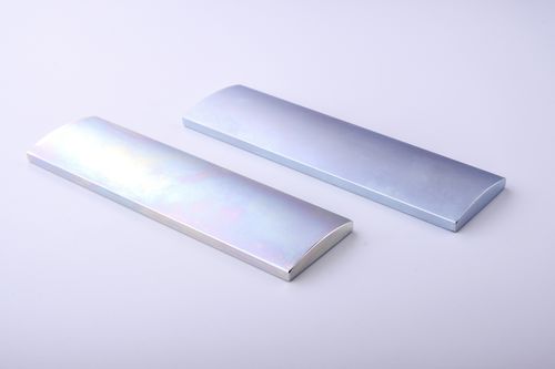 Ímã em NdFeB - 42x10x4.5mm with R15.5 - Magengine GmbH - retangular / para motor / para sensor