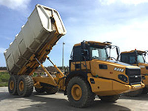 Caminhão grua - B25E Hooklift - Bell Equipment Co SA - com 3 eixos / para mineração / para obras