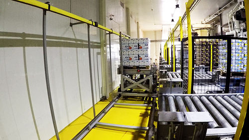 AGV de transporte - Technica International - com transportador de rolos