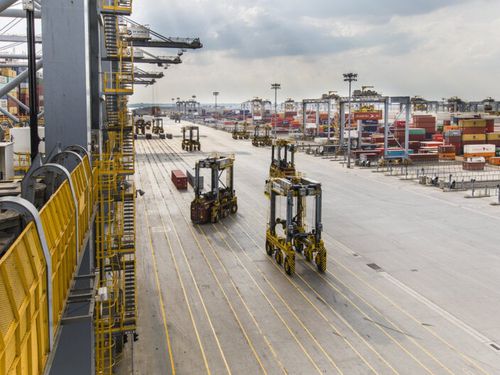 Transportador de contêineres "straddle carrier" para contêineres - Kalmar Germany GmbH - elétrico