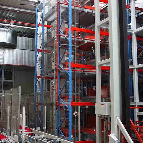 Sistema de armazenamento com carrinhos de vaivém compacto - SMB International GmbH
