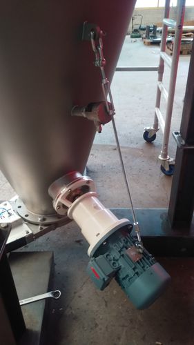 Moinho para produto pulverulento - Heilig mixers - tipo ciclone / vertical / compacto