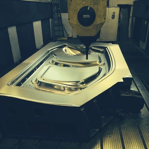 Serviço de usinagem: fresagem ferro fundido - CECOMP D.O.O. - aço / alumínio / para o setor automotivo