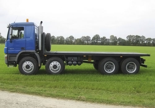 Caminhão de transporte - MITRA Europe - com motor de combustão
