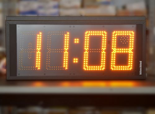 Relógio de alta visibilidade - ODT series - HITECHLED SRL - sem fio / sincronizado / com calendário