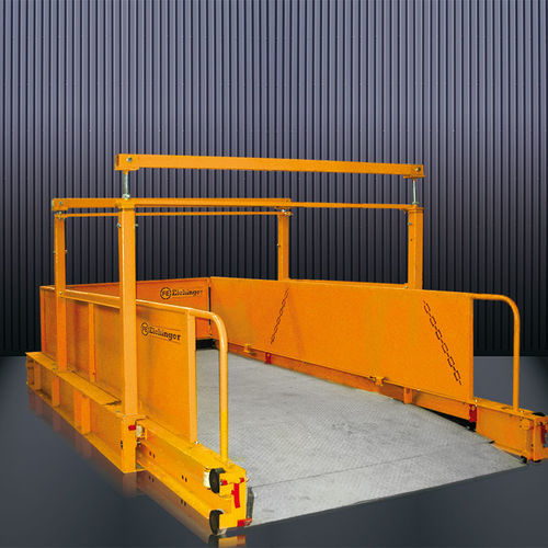 Monta-cargas automático - 1700.1 series - Eichinger Equipement - com colunas telescópicas