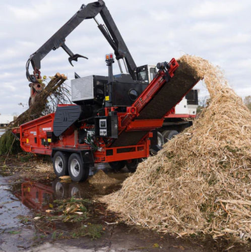 Triturador de galhos montado em carreta - 2400X - Morbark, Inc.
