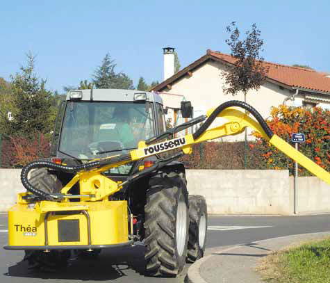 Roçadeira braço limpa-bermas - 4.5 m, 42 ch | Théa 450 P - ROUSSEAU