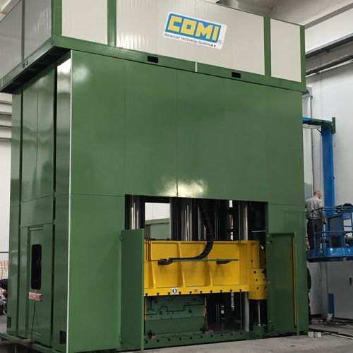 Prensa de compressão - COMI GROUP - hidráulica / para materiais compósitos / com armação