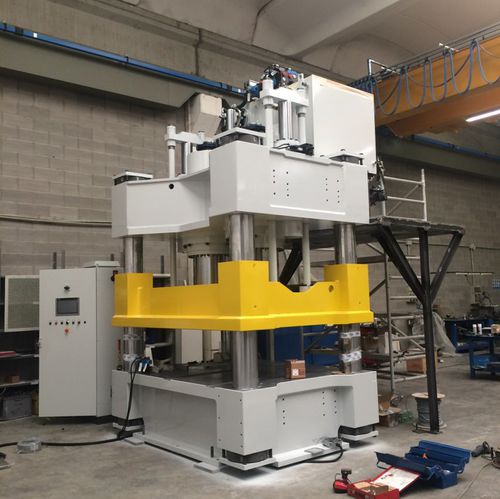 Prensa de compressão - Titanium series - COMI GROUP - hidráulica / para moldagem / de borracha