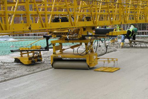 Pavimentadora de concreto - C-750 - GOMACO International - de rodas / para laje de concreto / para construções