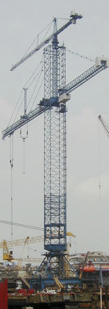 Guindaste para trilho - Favelle Favco - com lança elevatória / com torre / para estaleiro naval