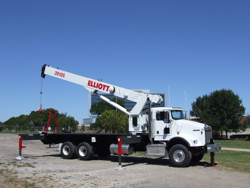 Caminhão grua - max. 27 215 kg, 32 m | 30105F - Elliott Equipment Company