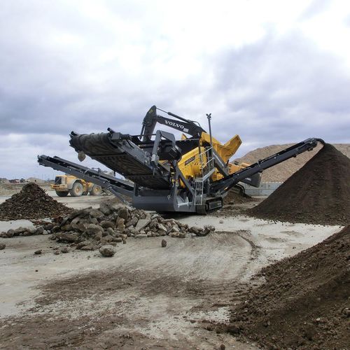 Peneira para a indústria - RM HS3500M - RUBBLE MASTER HMH - para reciclagem / móvel / para produtos a granel