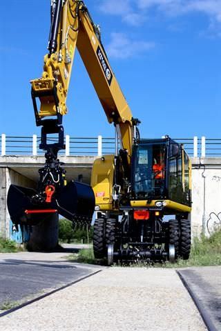 Escavadeira de médio porte - 22TRR  - UNAC - de rodas / Tier 3 / para construção civil