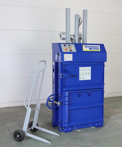 Prensa enfardadeira para papelão - BalePress 6 - Strautmann Umwelttechnik - para resíduos / vertical / com abertura frontal