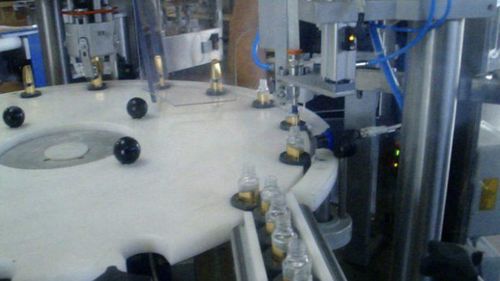 Envasadora/tampadora para produtos cosméticos - MFC - PMR System Group - monobloco / pneumática / controlada por CLP