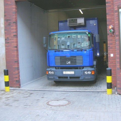 Plataforma de acesso - Büter Hebetechnik GmbH - para caminhão