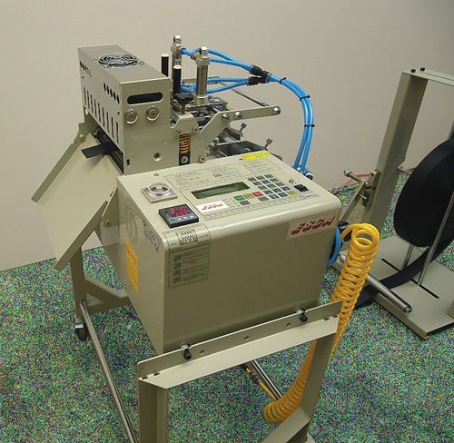 Máquina de corte para tecidos - SODIFA ESCA - para fita / com controle manual / a quente