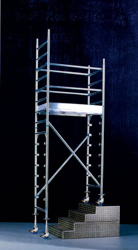 Torre de andaime móvel - 4.2 - 10.2 m | Bavaria TH 08-13 series - Mauderer Alutechnik - para fachada / modular / para caixa de escada