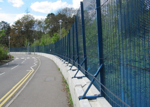 Cerca de segurança - POLMIL® - Blok 'N' Mesh UK Limited