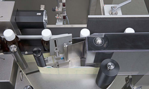 Rotuladora controlada por CLP - ESF series - Bausch + Ströbel Maschinenfabrik Ilshofen GmbH+Co. KG - para garrafas / de etiquetas / rótulos adesivos / compacta