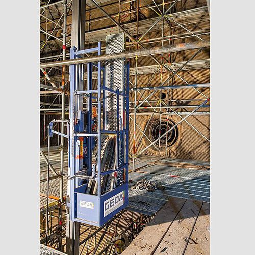 Monta-cargas de pinhão e cremalheira - 300 Z Boiler Hoist - GEDA GmbH - para materiais de construção / com colunas telescópicas