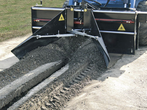 Pavimentadora de asfalto - 06.AP series - ATTEC N.V. - montada em trator