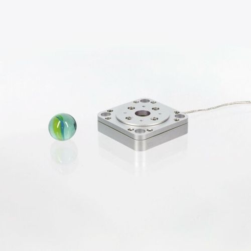 Mesa de coordenadas com base giratória - SR-4011 - SmarAct GmbH - compatível com vácuo / em malha fechada / alta carga