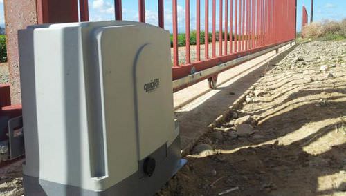 Atuador elétrico - MOOVY - QUIKO ITALY - linear / em alumínio / para portão de correr