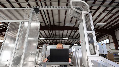 Transportador aéreo - Körber Pharma - de transporte / modular / para a indústria farmacêutica