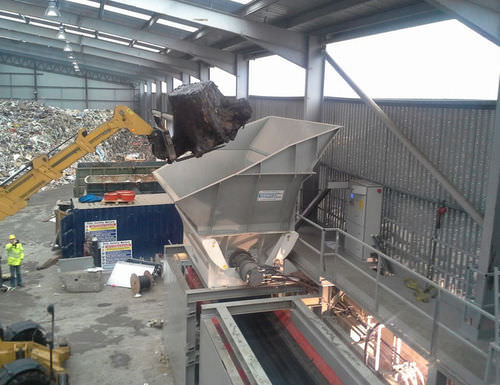 Triturador de 1 eixo - EtaPreShred® 2000  - Metso Automation - para resíduos sólidos e a granel / de metal