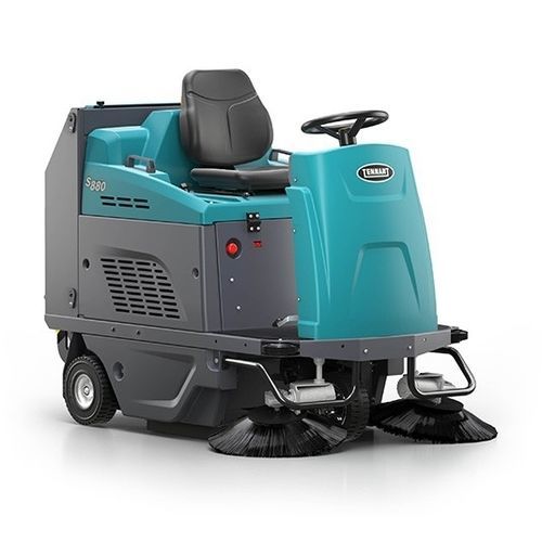 Varredeira para operador a bordo - S880 - Tennant - a bateria / para ambiente interno / para ambiente externo