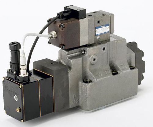 Válvula com servoacionamento - LSVHG-06-900 series  - YUKEN Europe Ltd. - hidráulica / compacta / de alta velocidade