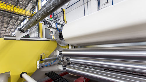 Enroladeira de filme plástico - KKA GmbH Kleinewefers Kunststoffanlagen - de tecidos / automática