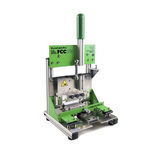 Máquina de corte com faca - FCC75 - iiM GmbH - para plásticos / de mangueiras / de amostras