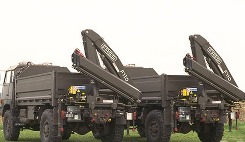 Guindaste montado em caminhão - Defense series - Fassi gru S.p.A - com lança articulada / de elevação