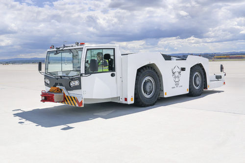 Trator de aviões - »BISON« D 1000 - Goldhofer - a diesel / de 4 rodas / para operador sentado a bordo