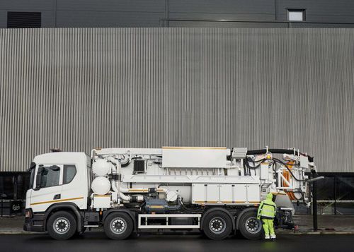 Varredeira montada em caminhão - SuperRecycler CR140  - Bucher Municipal AG - com motor de combustão interna / para ambiente externo / para resíduos
