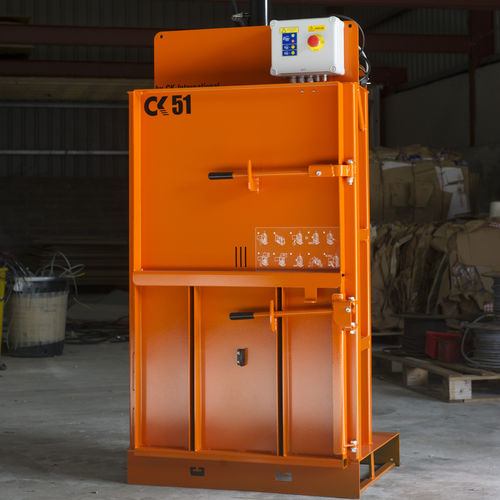 Prensa enfardadeira para papelão - CK51 - CK International ltd - vertical / com abertura frontal / compacta