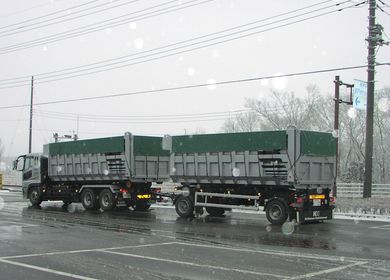 Carreta com caçamba - Hüffermann Transportsysteme GmbH  - para equipamento industrial / com 2 eixos