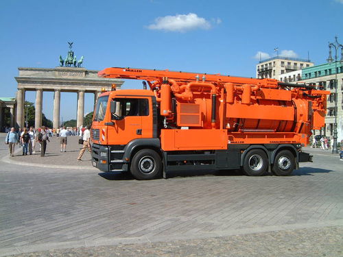Caminhão limpa-fossa - CANALMASTER WA - Typ ECONOMIC - MÜLLER Umwelttechnik GmbH & Co. KG - com 3 eixos