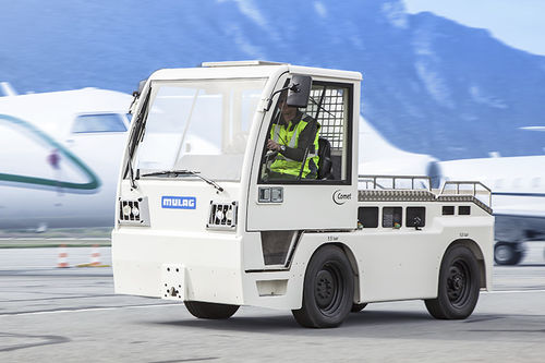 Trator elétrico - Comet 4 E - MULAG Fahrzeugwerk Heinz Wössner GmbH u. Co. KG - de 4 rodas / para operador sentado a bordo / rebocador