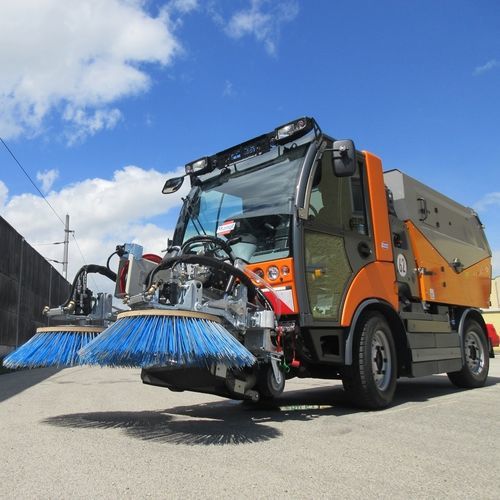 Varredeira para montagem em veículo - TK-M29 - Gebrüder TRILETY GmbH  - hidráulica / para via pública / para resíduos