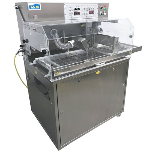 Máquina de cobertura e temperagem contínua - ATC-P series - LCM Schokoladenmaschinen GmbH - para chocolate / com mesa vibratória / em aço inoxidável