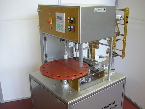Máquina embaladora semiautomática - wm30rtn - ZUM WALD Maschinen- & Apparatebau - com filme dobrado / de líquidos / para papel